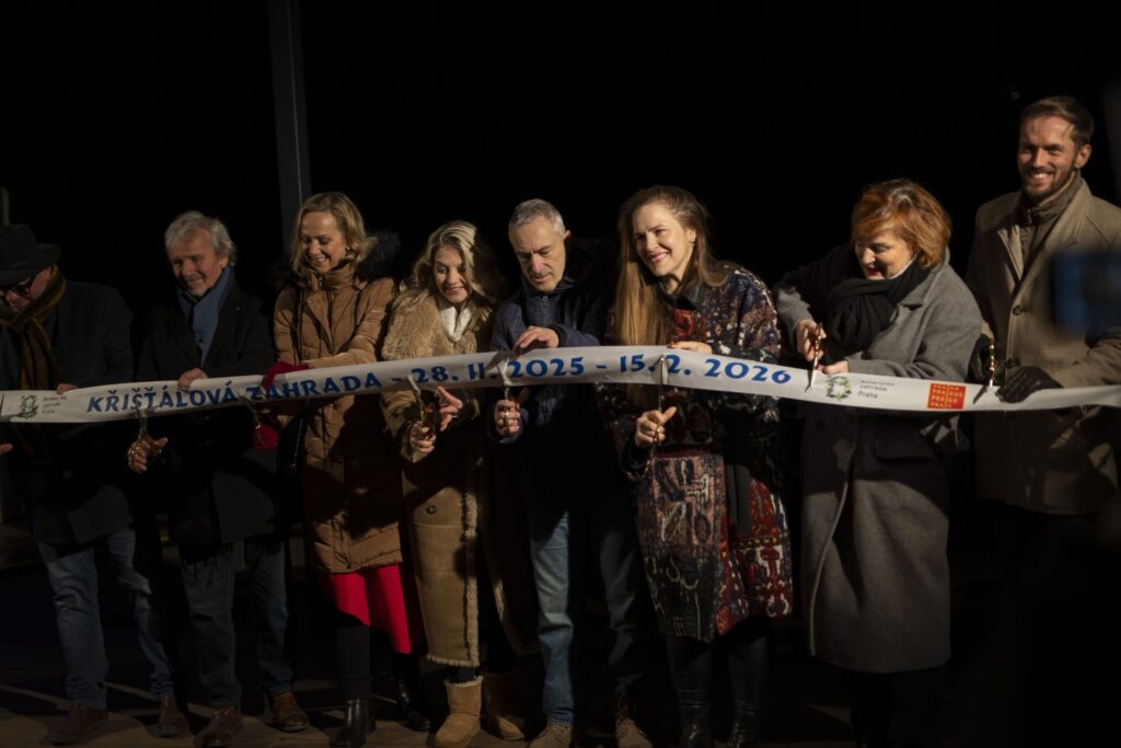 V pražské Troji se rozzářila Křišťálová zahrada. Zimní expozice botanické zahrady ožívají skleněnou symfonií