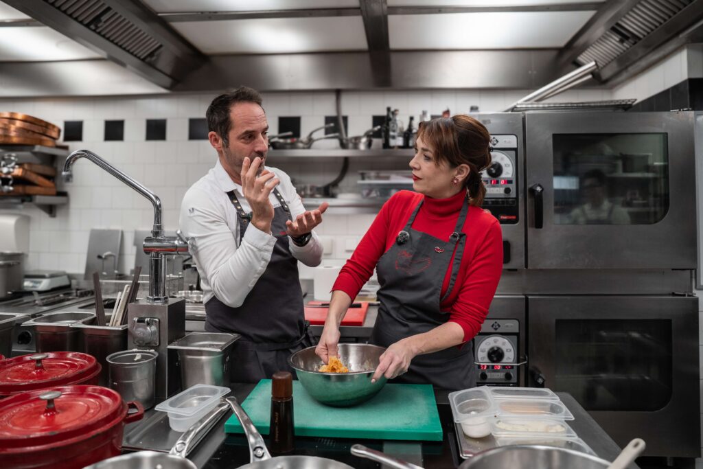 Pražské Příkopy: Dobrovaření s Terezou Kostkovou v restauraci Červený Jelen pomůže SOS dětským vesničkám