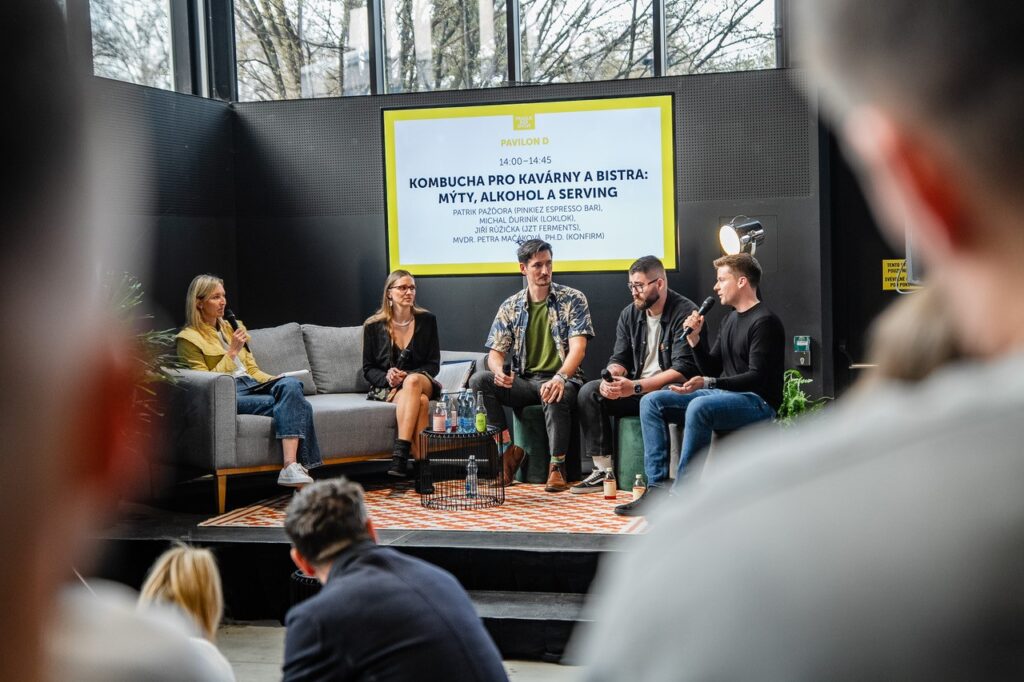 Nápojové trendy pro rok 2026: Prague Bar Show zaplnila pražské Křižíkovy pavilony k prasknutí