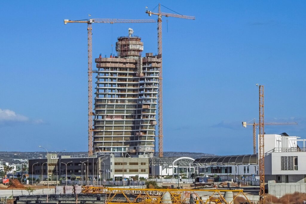 Rychlý ekonomický přehled: Týden v perspektivě burzy, byznysu, stavebnictví a hoteliérství