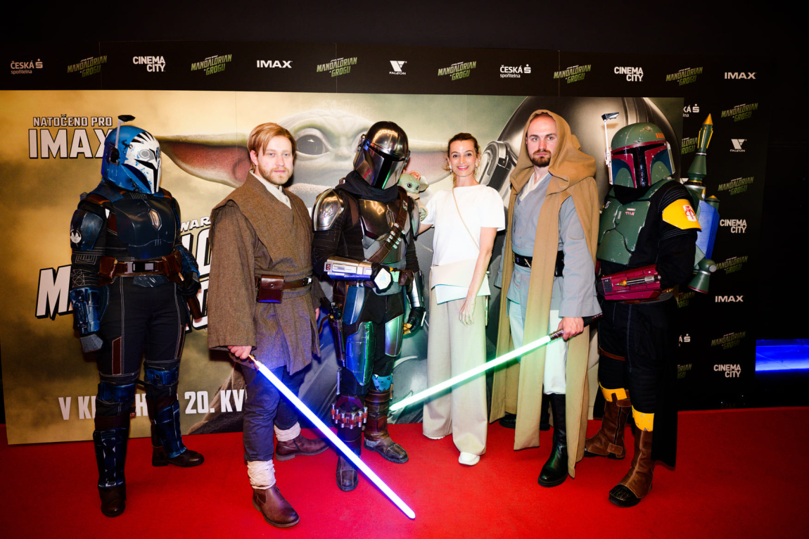 Galaxie Star Wars ožila v pražském kině IMAX na slavnostní premiéře filmu Mandalorian a Grogu