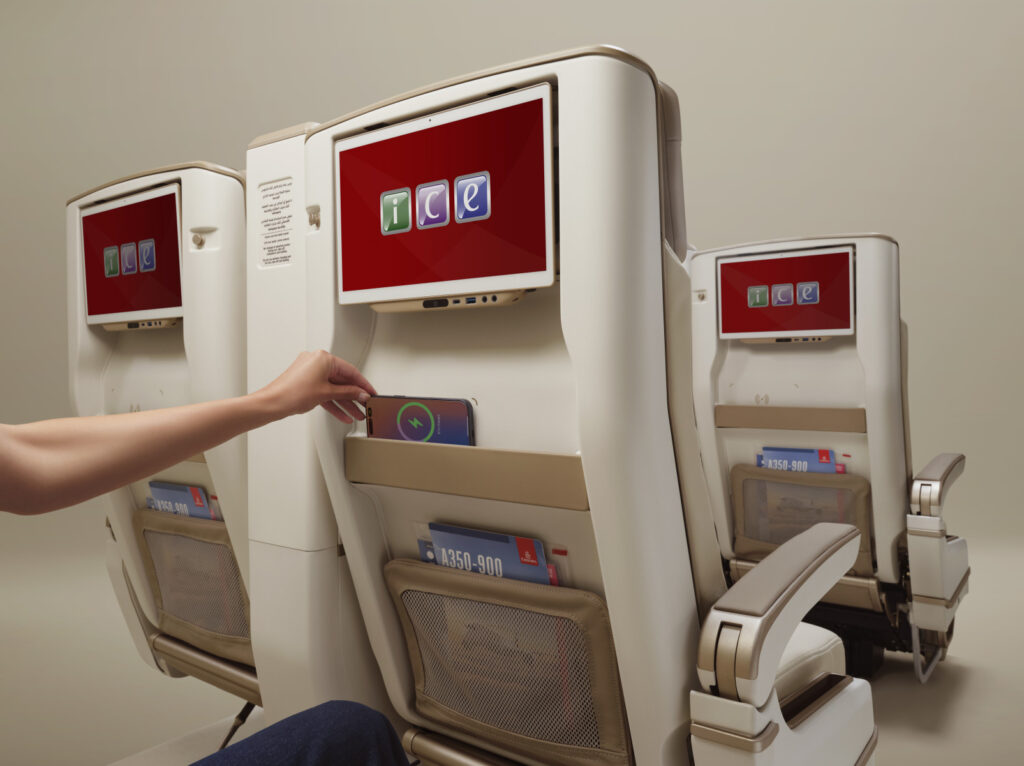 Emirates představuje první elektricky ovládané sedadlo Premium Economy na světě