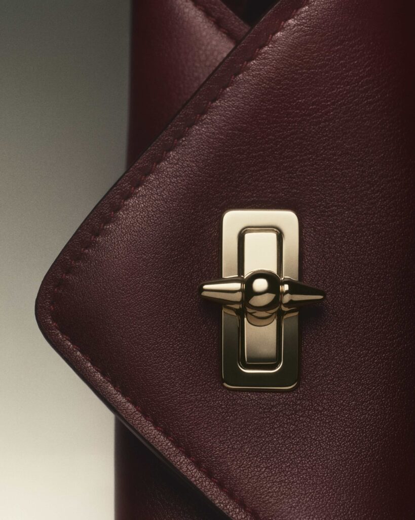 Nová kolekce kabelek Clash de Cartier: Dialog šperku a kůže v každém detailu