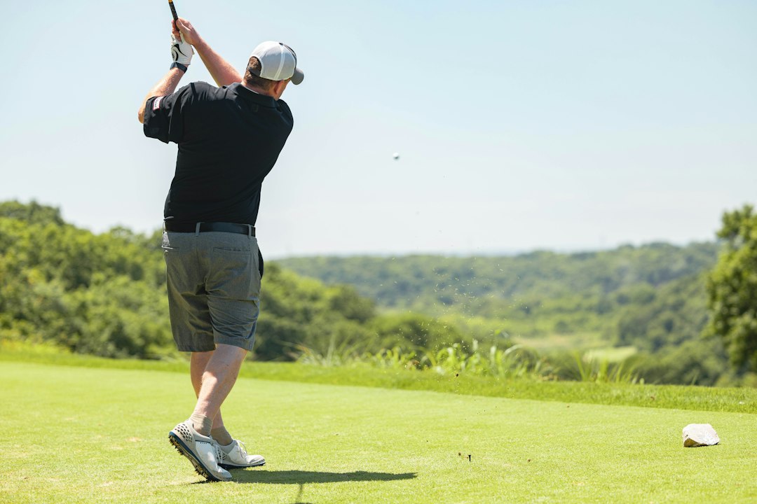 Golfista před úderem